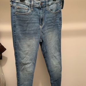 Hollister lightwash jeans
